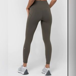 Lulu Size 2 Green leggings